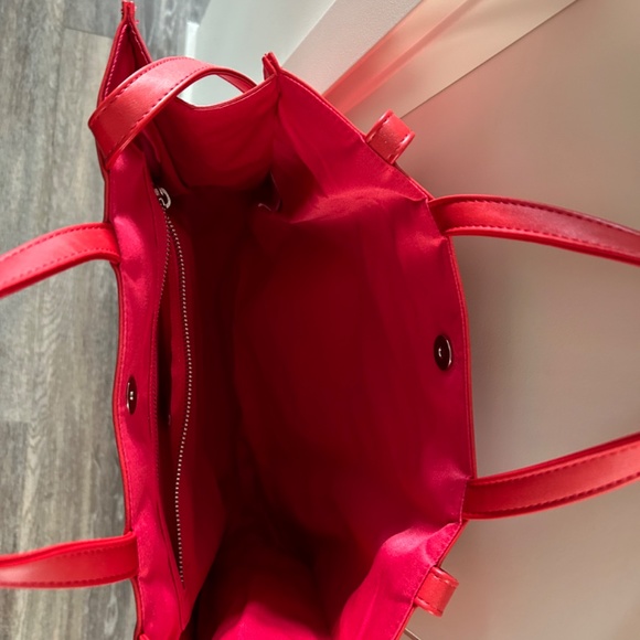 Telfar Medium Red - Picture 3 of 3